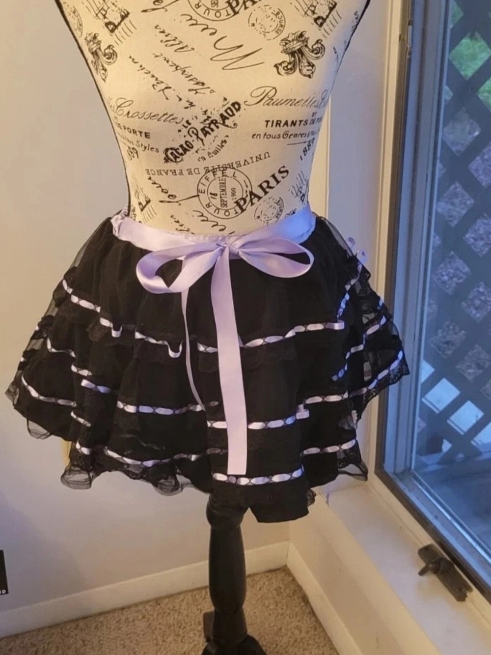 NWT Widow/Dolls Kill "Enshrined In Vines" Organza & Rosette Midi Skirt Sz Small